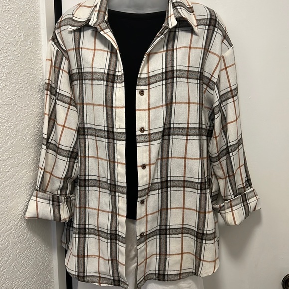 Plaid button down shirts - Picture 1 of 2